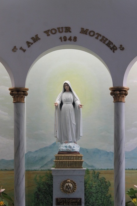 Mary, Mediatrix of All-Grace, AMDG 3, CC BY-SA 4.0, en.wikipedia.org